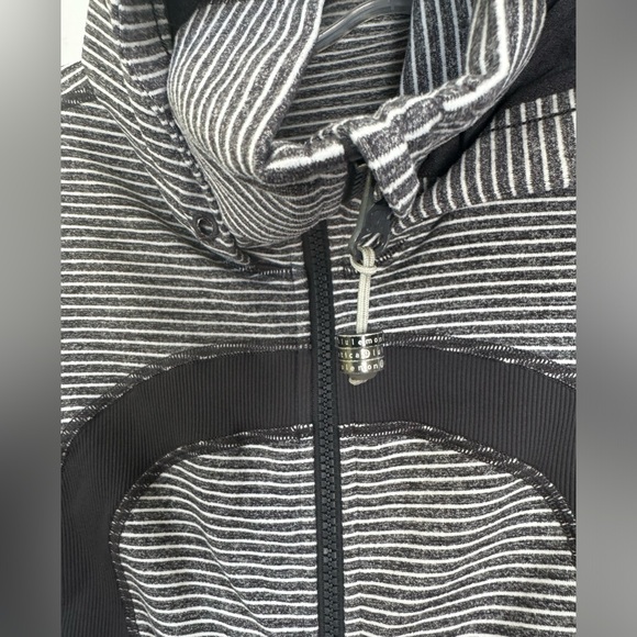 Lululemon Stride Hood Jacket Hoodie Mesh Full Zip Pockets Stretch Thumbholes  4 - Picture 4 of 16